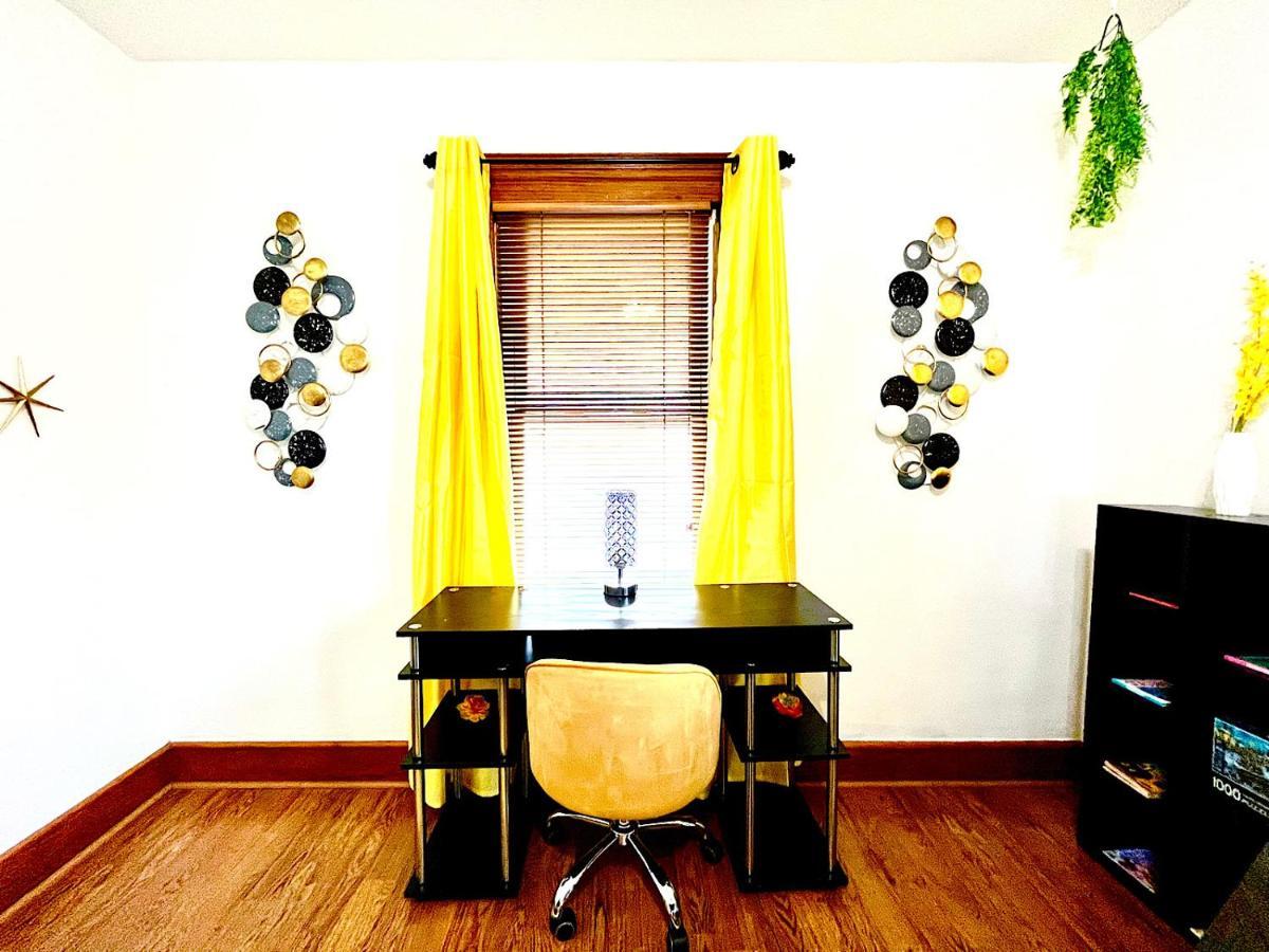 The Amber Retreat - Brooklyn Centre Comfort - Charming Space For Families, Couples & Business Travelers Near Downtown - With 300Mb Wifi, Parking & Self Check-In Κλίβελαντ Εξωτερικό φωτογραφία