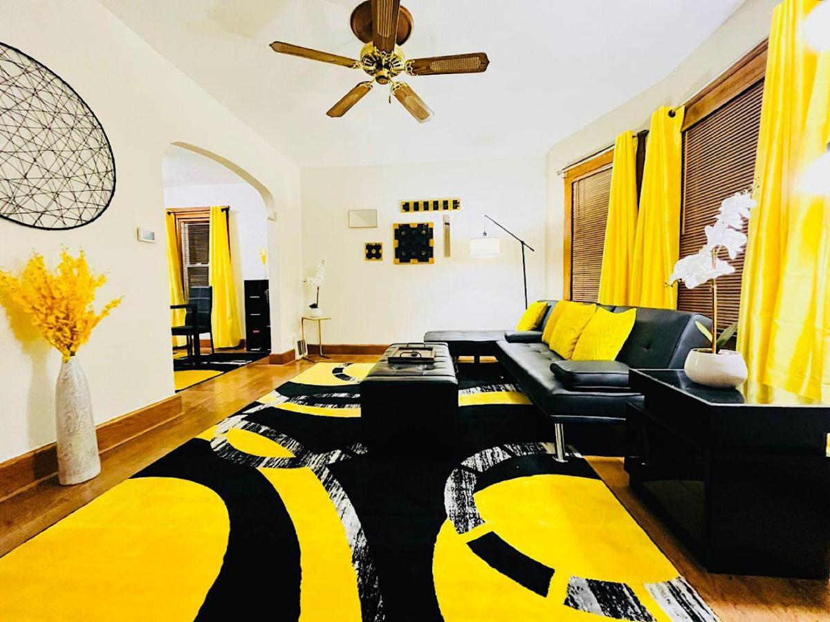 The Amber Retreat - Brooklyn Centre Comfort - Charming Space For Families, Couples & Business Travelers Near Downtown - With 300Mb Wifi, Parking & Self Check-In Κλίβελαντ Εξωτερικό φωτογραφία