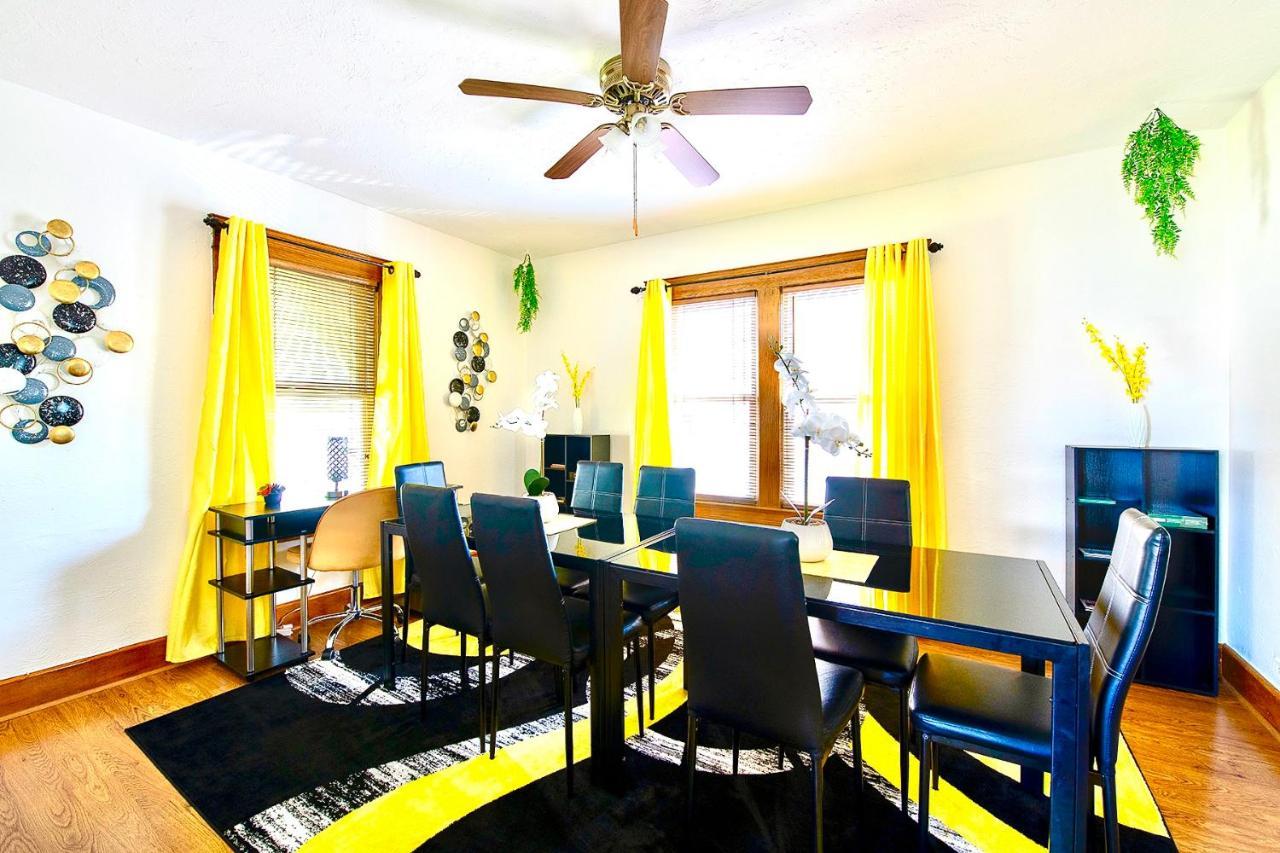 The Amber Retreat - Brooklyn Centre Comfort - Charming Space For Families, Couples & Business Travelers Near Downtown - With 300Mb Wifi, Parking & Self Check-In Κλίβελαντ Εξωτερικό φωτογραφία