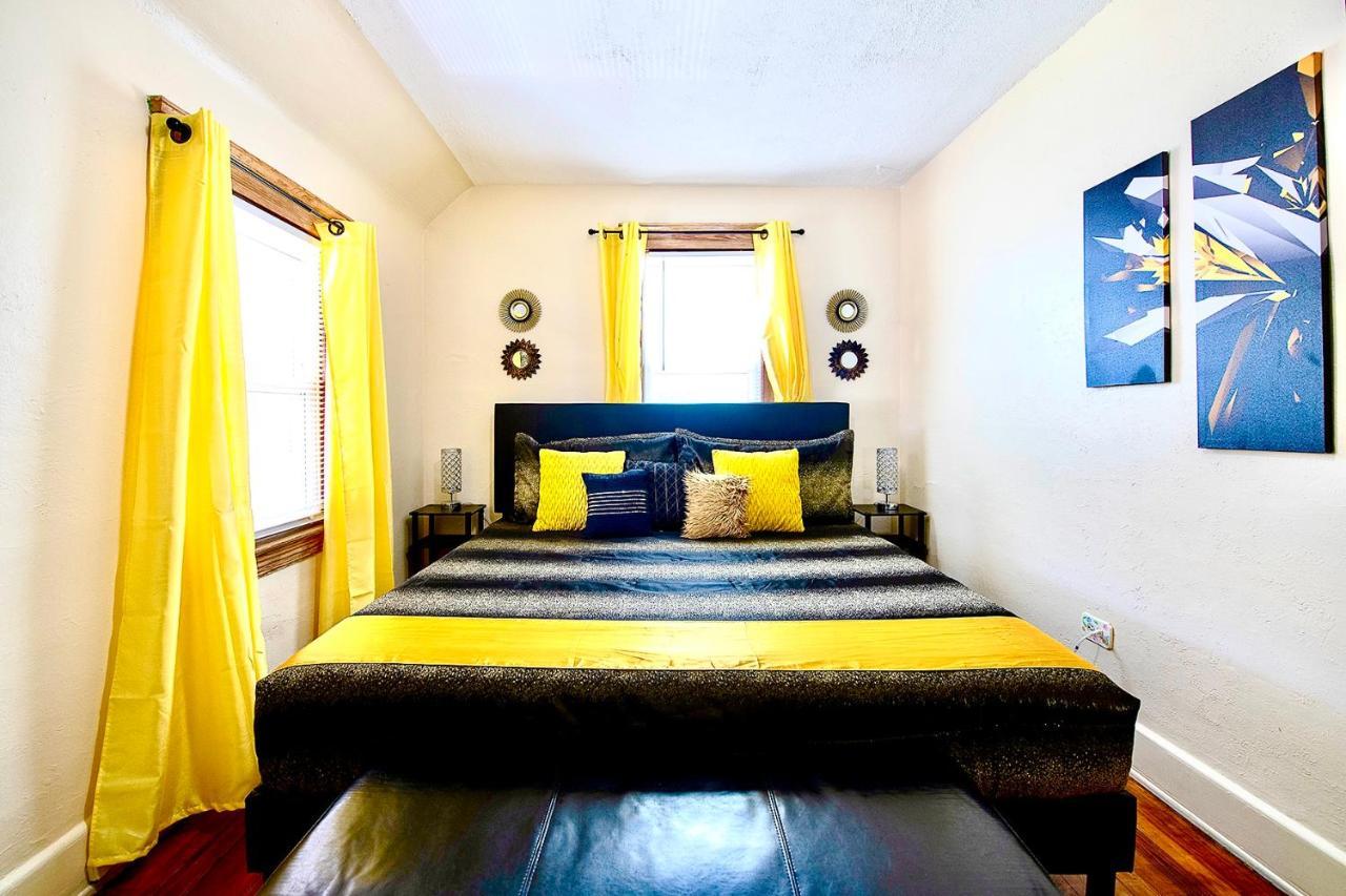 The Amber Retreat - Brooklyn Centre Comfort - Charming Space For Families, Couples & Business Travelers Near Downtown - With 300Mb Wifi, Parking & Self Check-In Κλίβελαντ Εξωτερικό φωτογραφία