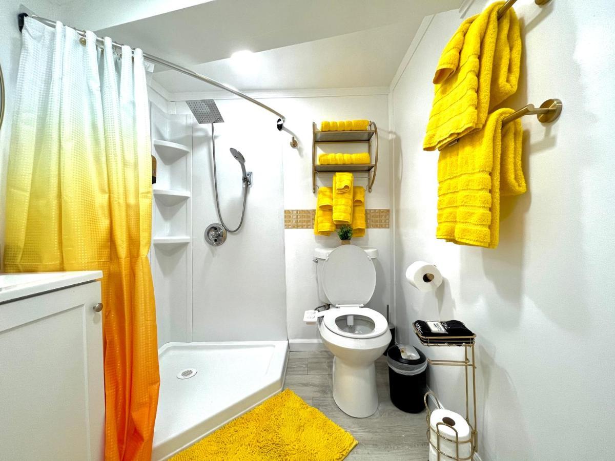 The Amber Retreat - Brooklyn Centre Comfort - Charming Space For Families, Couples & Business Travelers Near Downtown - With 300Mb Wifi, Parking & Self Check-In Κλίβελαντ Εξωτερικό φωτογραφία
