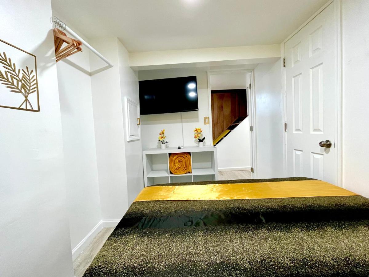 The Amber Retreat - Brooklyn Centre Comfort - Charming Space For Families, Couples & Business Travelers Near Downtown - With 300Mb Wifi, Parking & Self Check-In Κλίβελαντ Εξωτερικό φωτογραφία