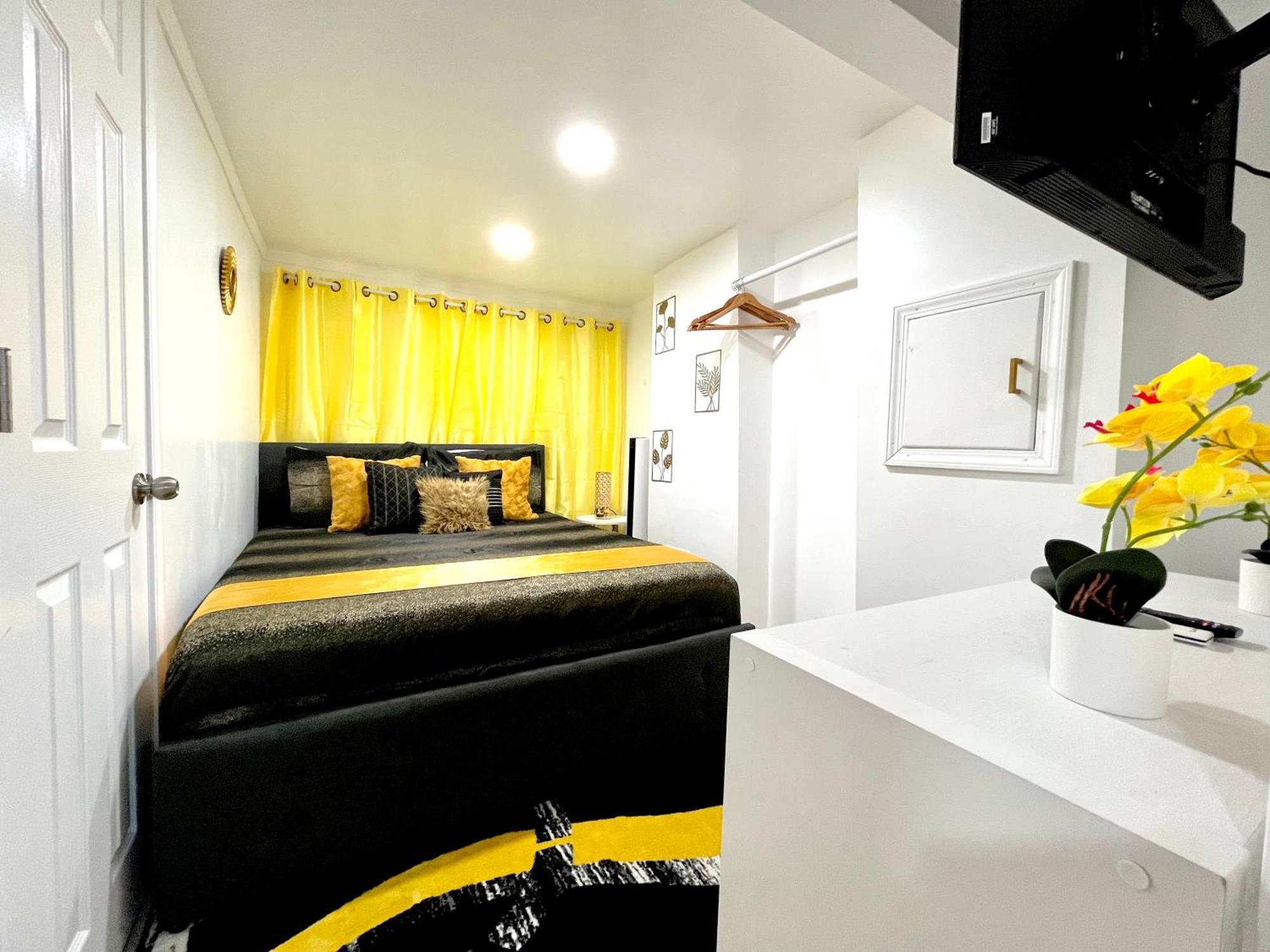 The Amber Retreat - Brooklyn Centre Comfort - Charming Space For Families, Couples & Business Travelers Near Downtown - With 300Mb Wifi, Parking & Self Check-In Κλίβελαντ Εξωτερικό φωτογραφία